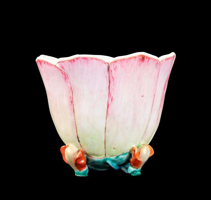 GG: Chinese export porcelain famille rose beaker of lotus form